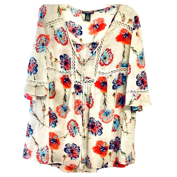 Chelsea & Theodore Dresses & Skirts - Chelsea & Theodore Woman Floral Boho Tunic top Off-White Floral S2X